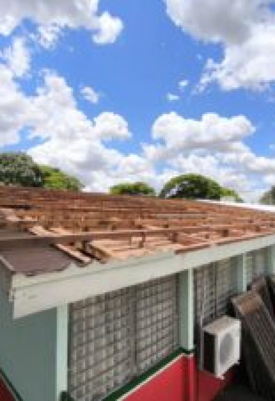 Cobertura da Escola Municipal Waldomiro Liessen está sendo substituída