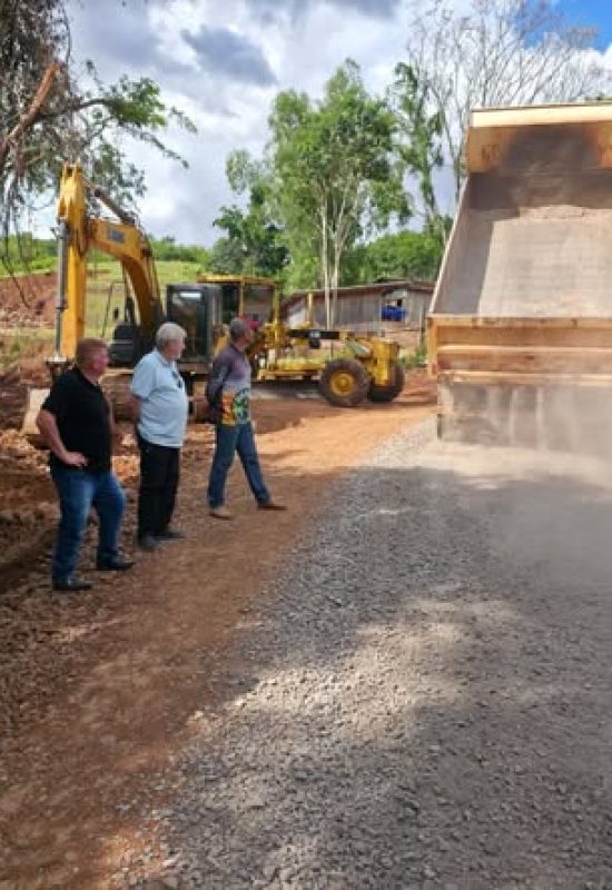 Readequação de estrada atende antiga demanda da Linha Braço do Norte