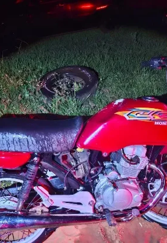 Colisão entre carro e moto faz vitima com ferimentos