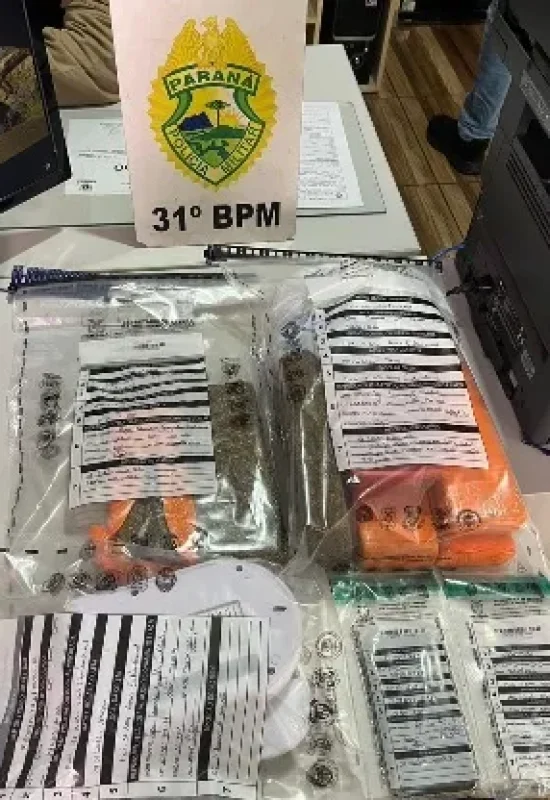 Casal é preso com drogas