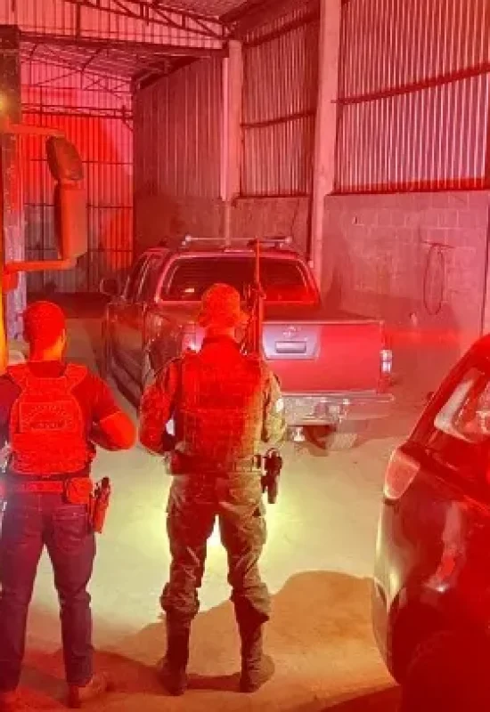 Federal e BPFron estouram depósito de ilícitos na zona rural