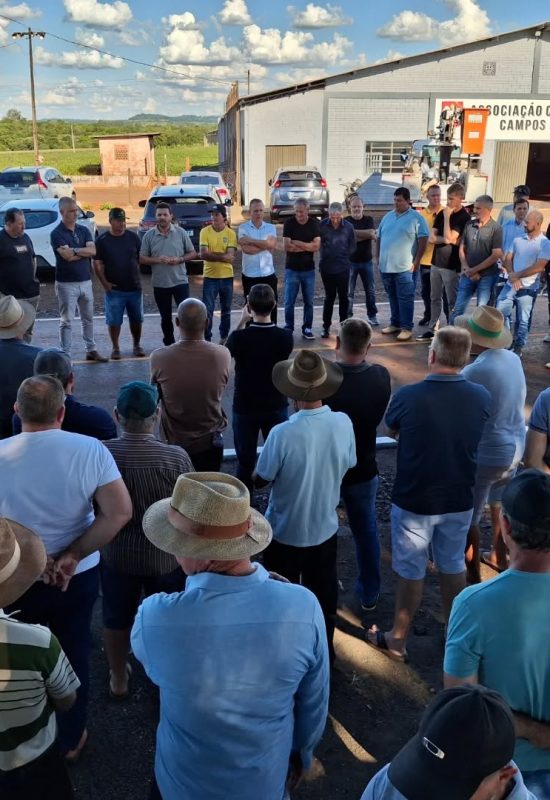 Prefeitura entrega oficialmente obras de asfaltamento na Linha Campos Sales