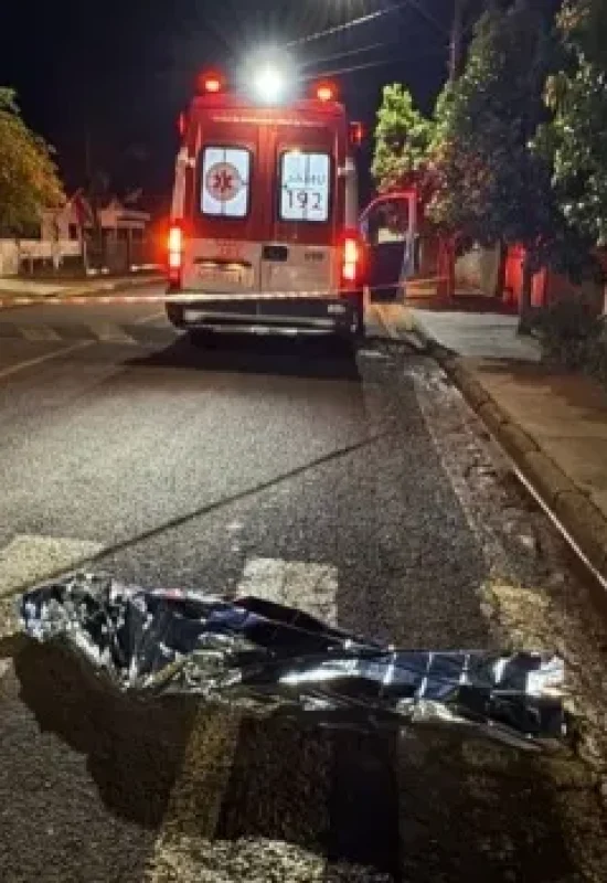 Mulher mata companheiro com facada no peito durante bebedeira